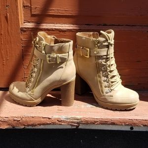 NWOT Guess Boot